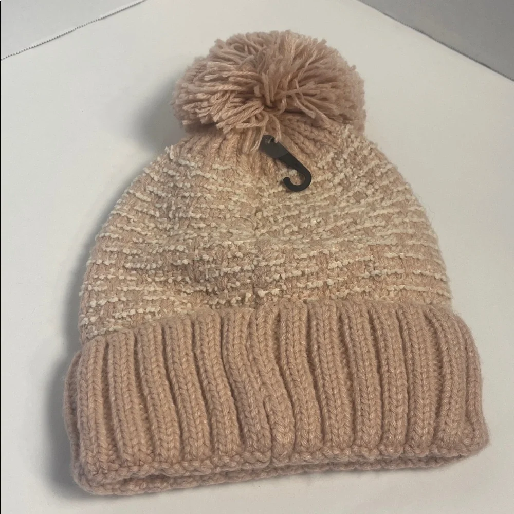 NWT‎ CC Pink and White Knit Pom Pom Beanie
